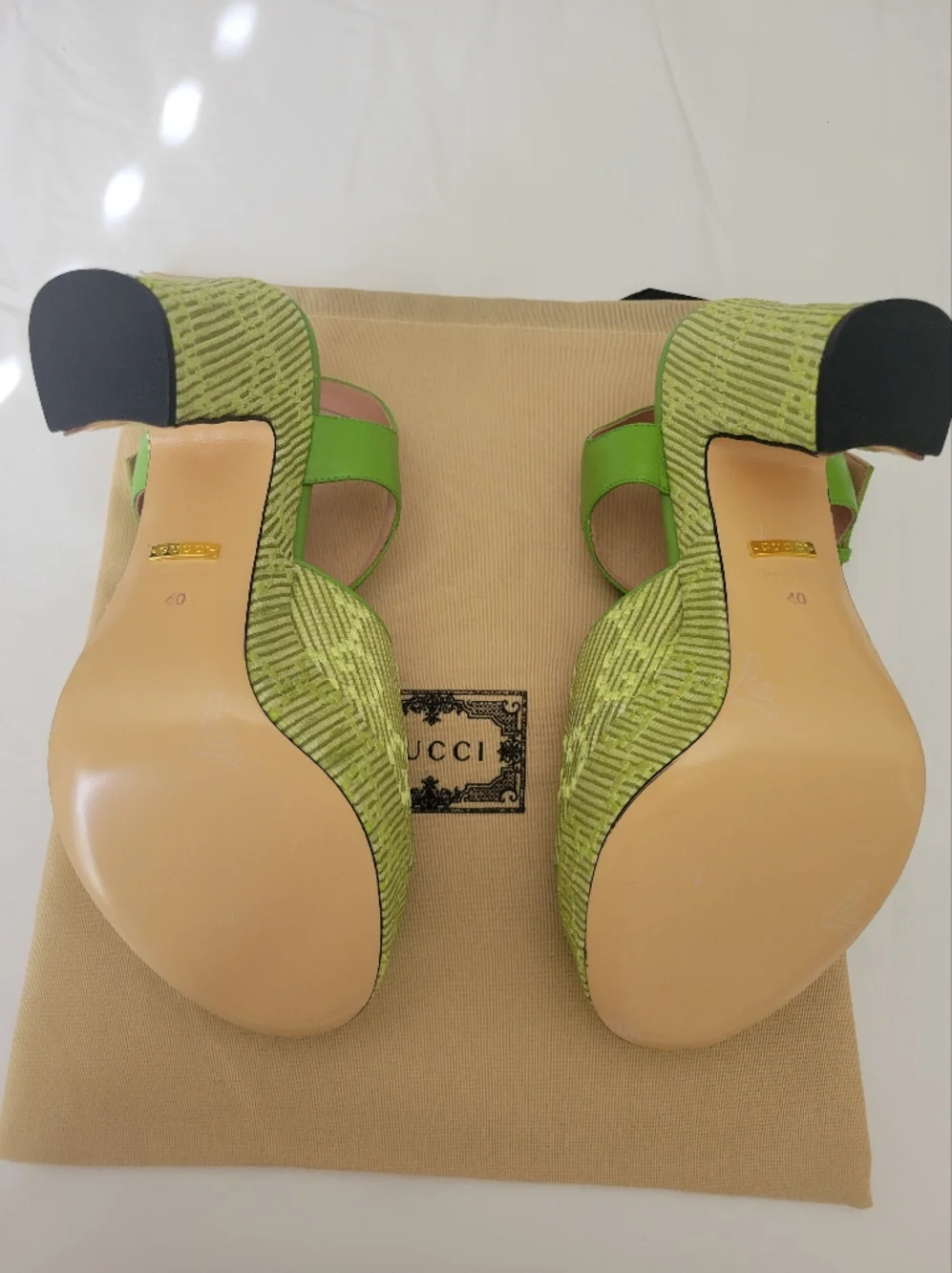 Gucci Lime Green Platform Sandals with Gold Horsebit - Picture 3 of 3